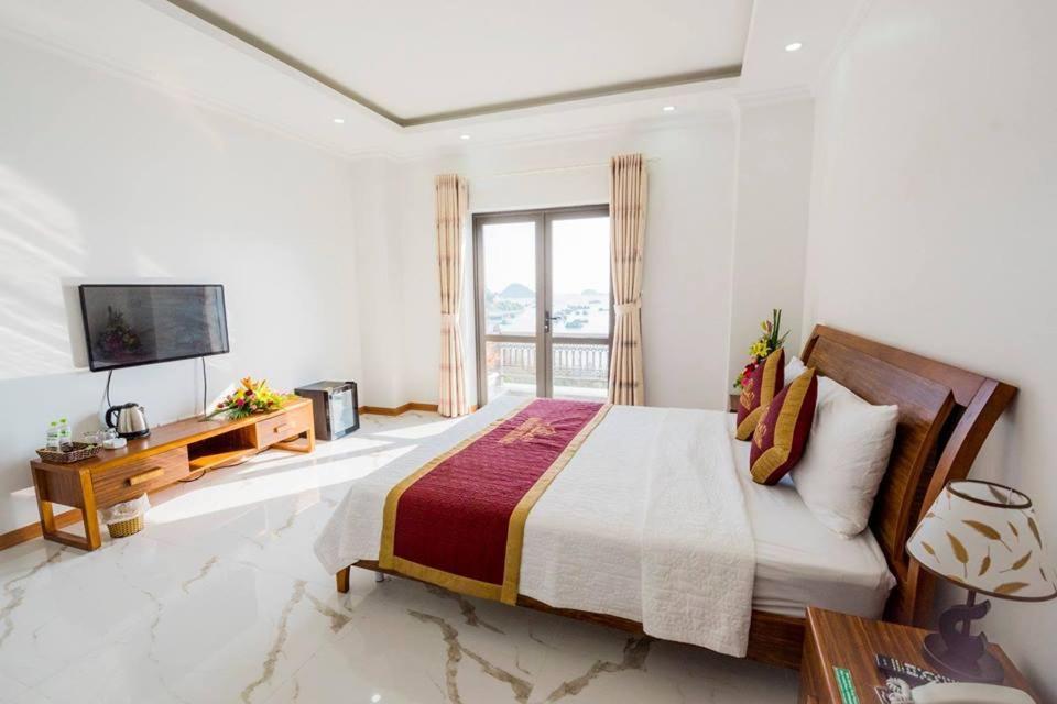 Quang Tung Hotel Dong Khe Sau Esterno foto