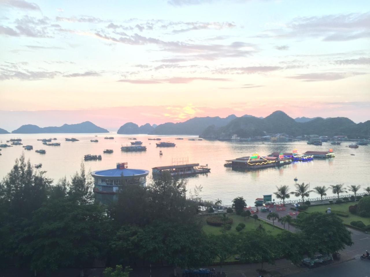 Quang Tung Hotel Dong Khe Sau Esterno foto